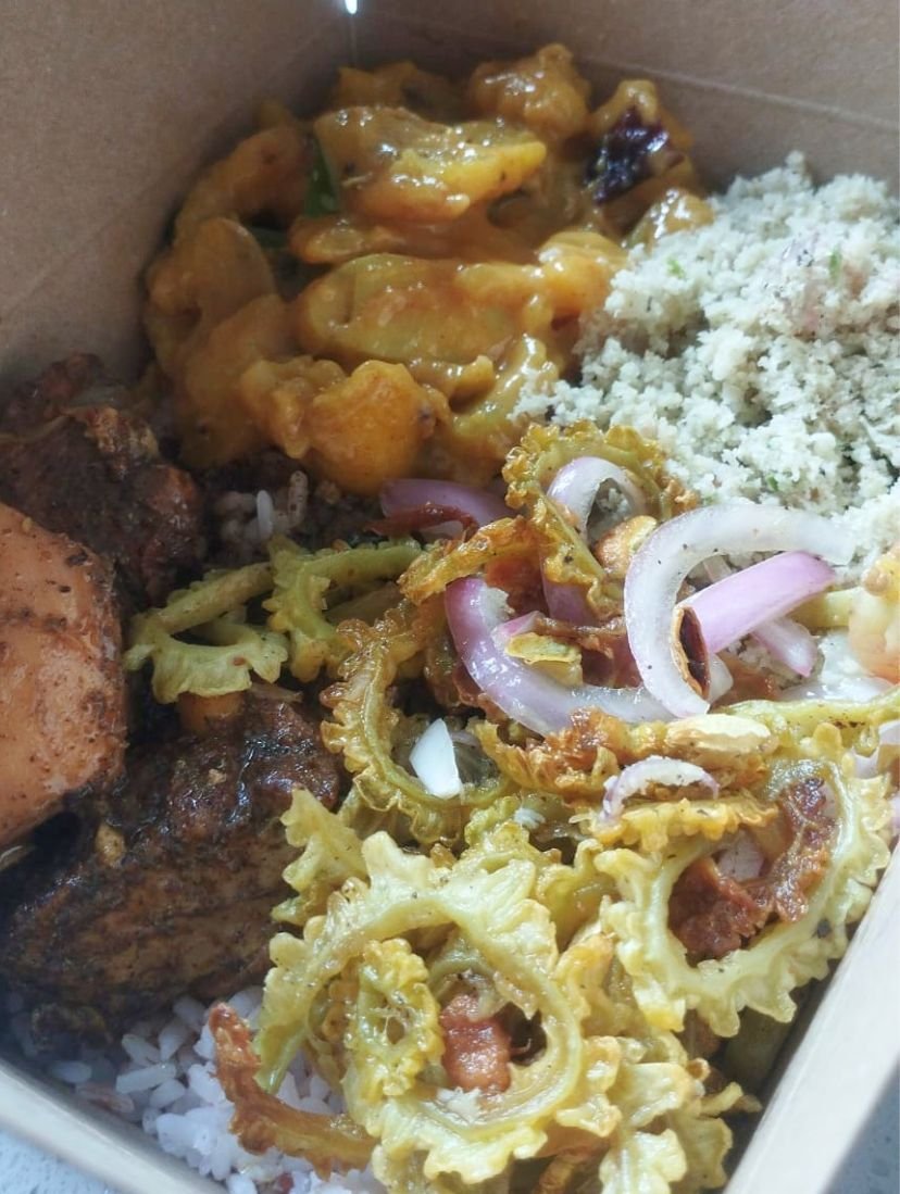 Roshini's Kitchen - Rice & Curry | Yellow Rice | Fried Rice